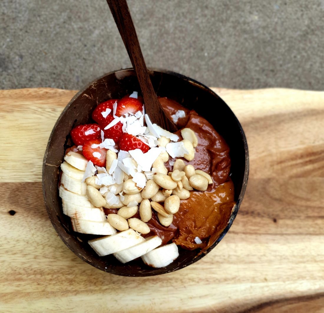 chocolate smoothie bowl